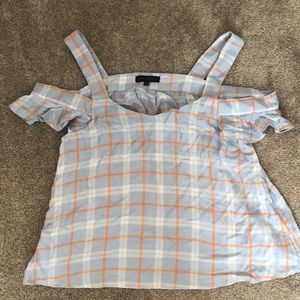 NWOT Sanctuary cold shoulder top. Size Medium
